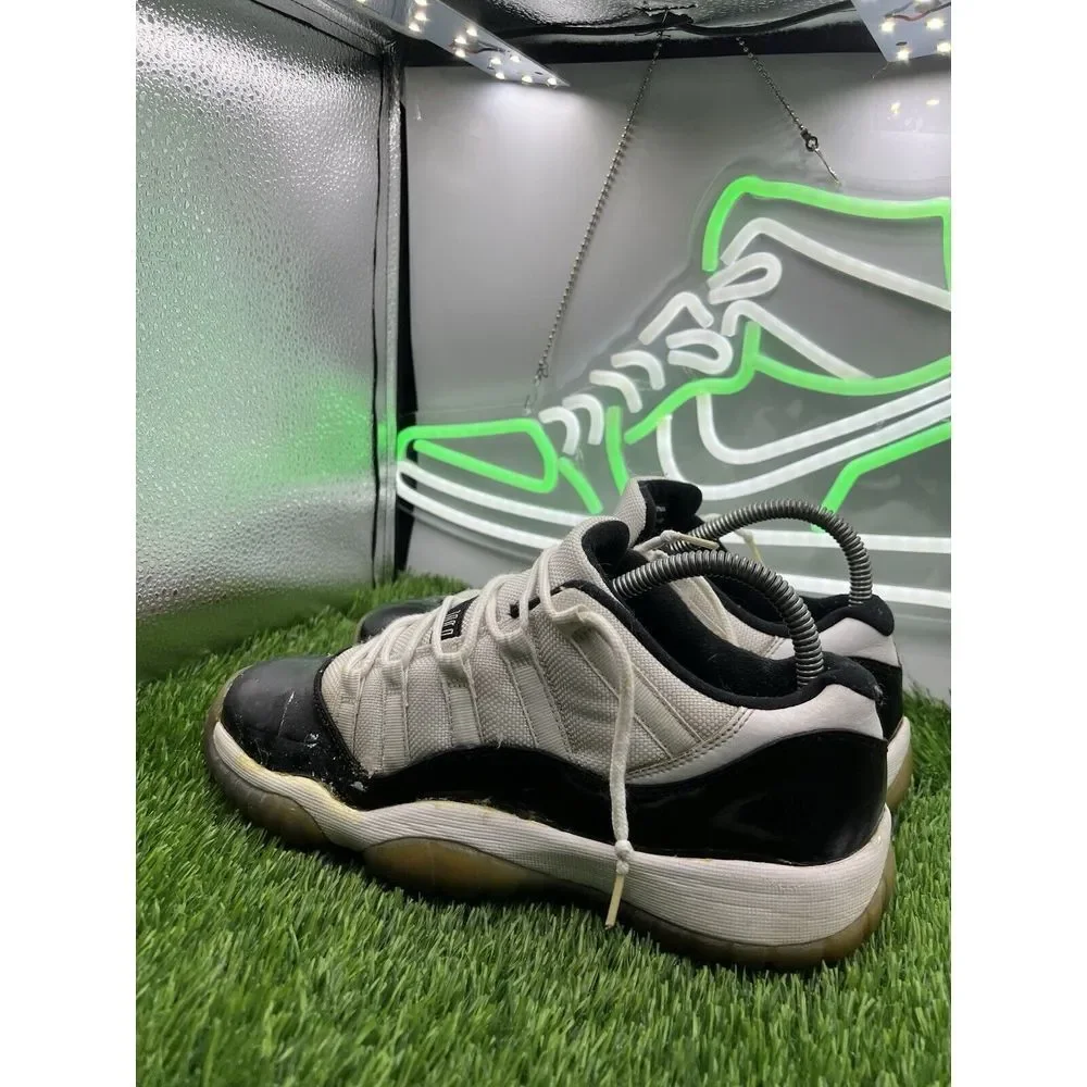 Air Jordan AJ11 Retro‎ Low Concord White Black Sneakers 528896-153 GS Size 7Y